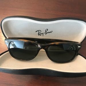 RAYBANS Wayfarer sunglasses